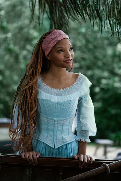 little mermaid live action set photos|The Little Mermaid set photos show Halle Bailey in。